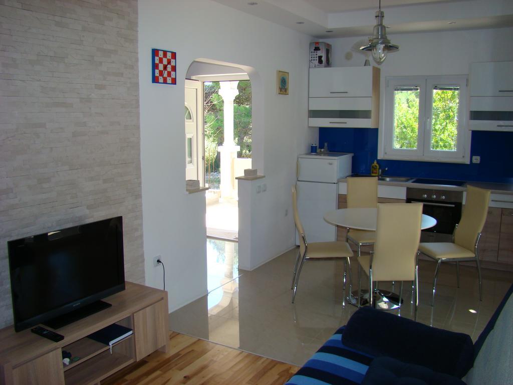 Apartments Pinus Pirovac Ruang foto