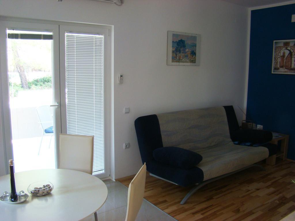 Apartments Pinus Pirovac Ruang foto